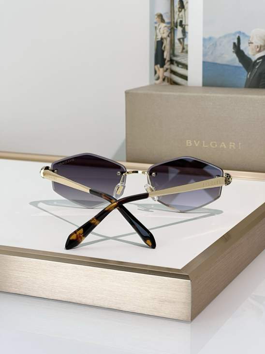 Picture of Bvlgari Sunglasses _SKUfw77796171fw